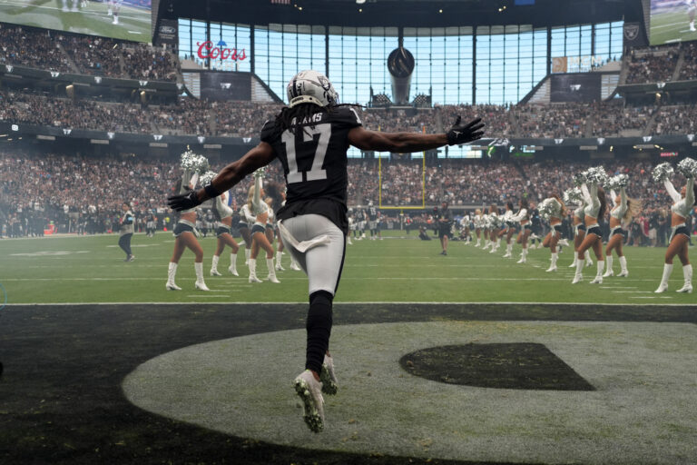 What team does Las Vegas Raiders wide receiver Davante Adams want to be traded to?