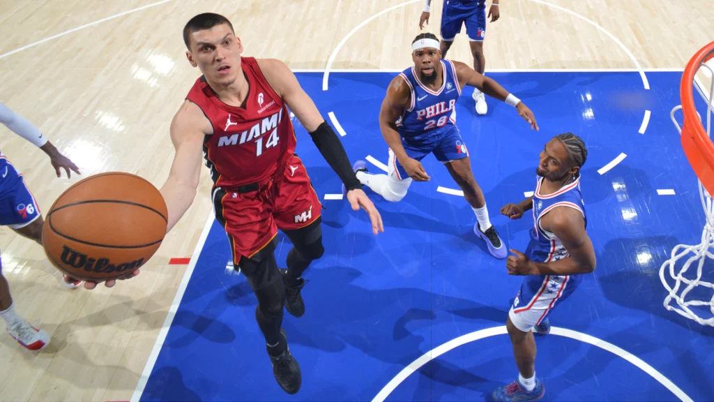 76ers-heat-basketball