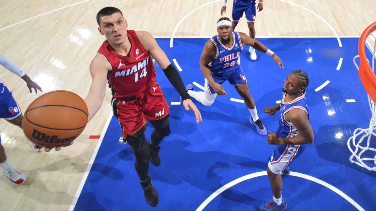 76ers-heat-basketball